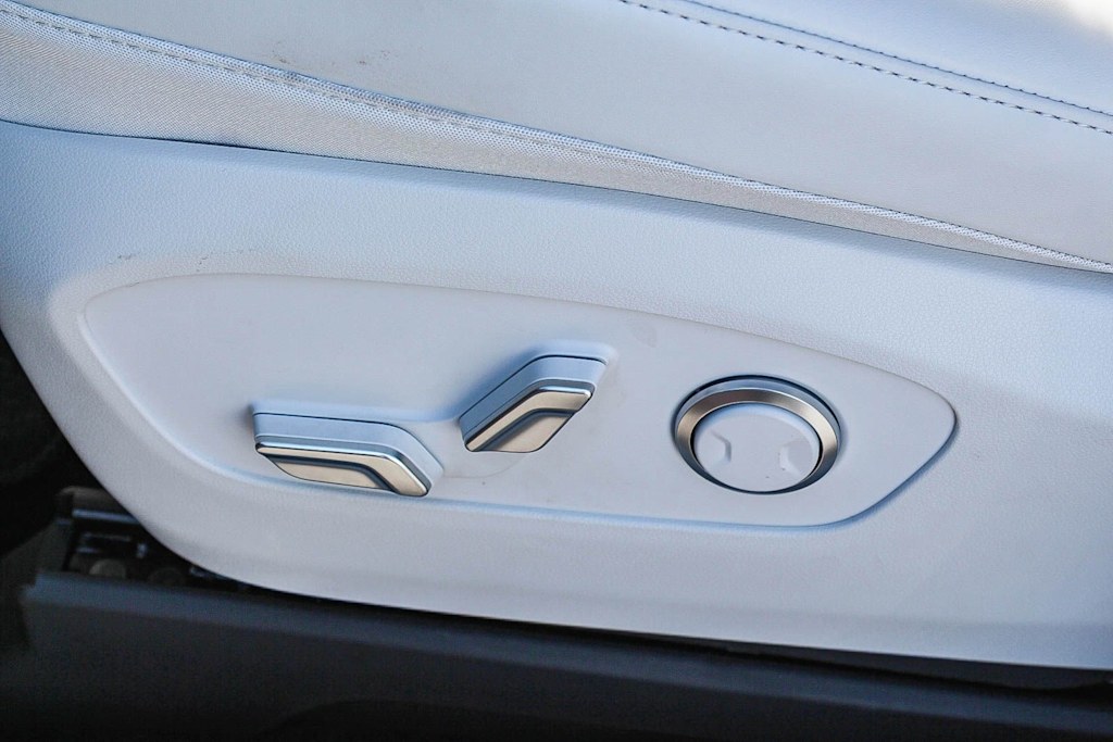 Thumbnail: 2026 Hyundai Ioniq - 25