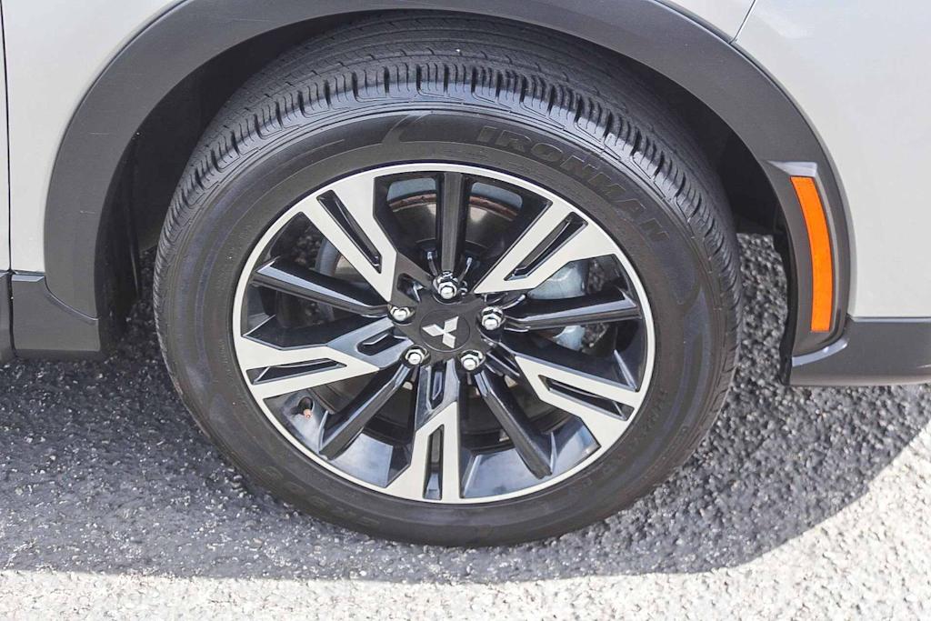 Thumbnail: 2023 Mitsubishi Eclipse Cross - 21