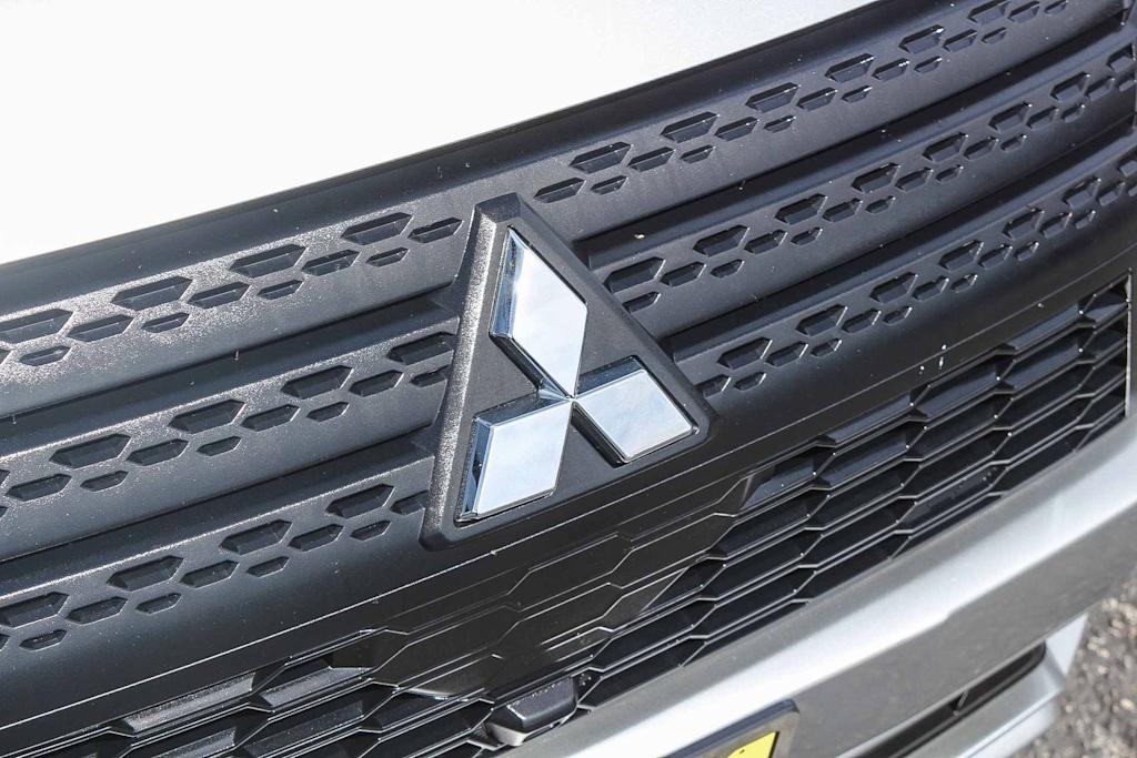 Thumbnail: 2023 Mitsubishi Eclipse Cross - 23