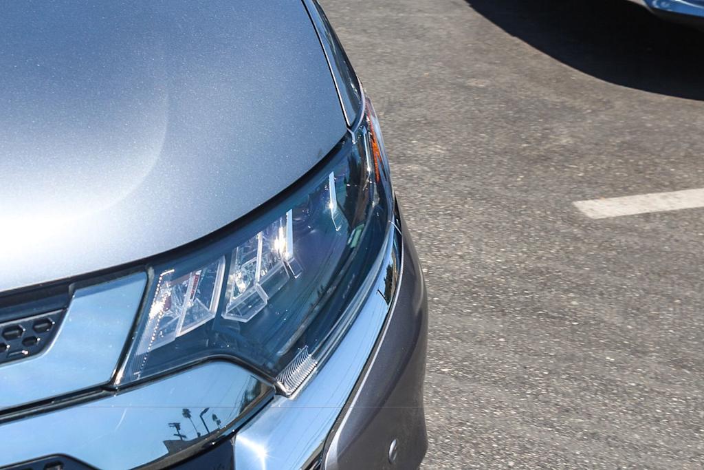 Thumbnail: 2019 Mitsubishi Outlander - 23