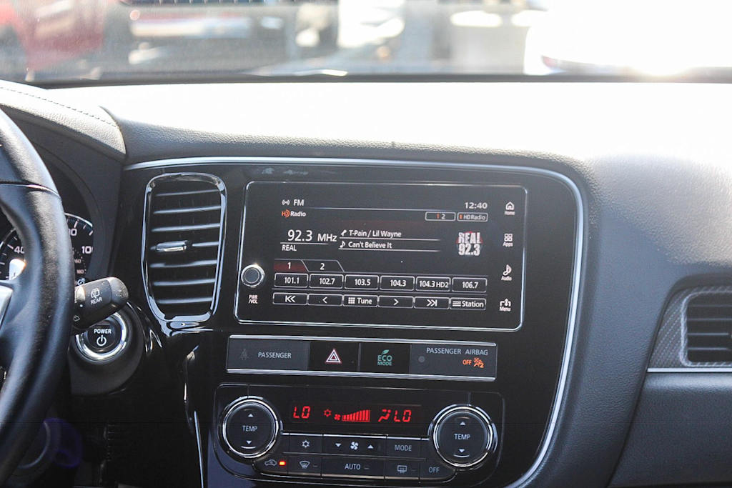 Thumbnail: 2019 Mitsubishi Outlander - 26