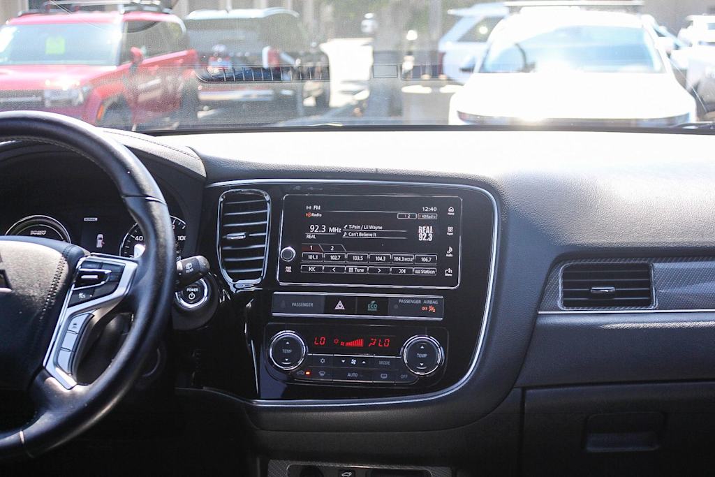 Thumbnail: 2019 Mitsubishi Outlander - 14