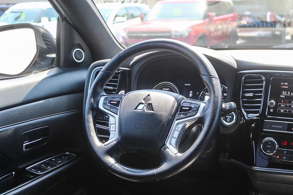 Thumbnail: 2019 Mitsubishi Outlander - 9