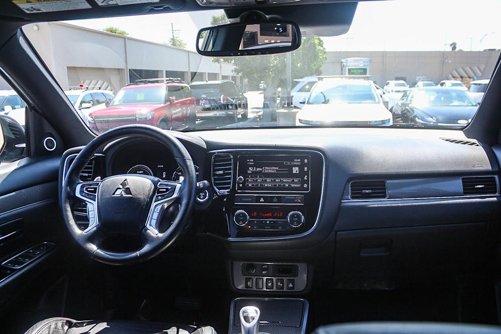 Thumbnail: 2019 Mitsubishi Outlander - 2