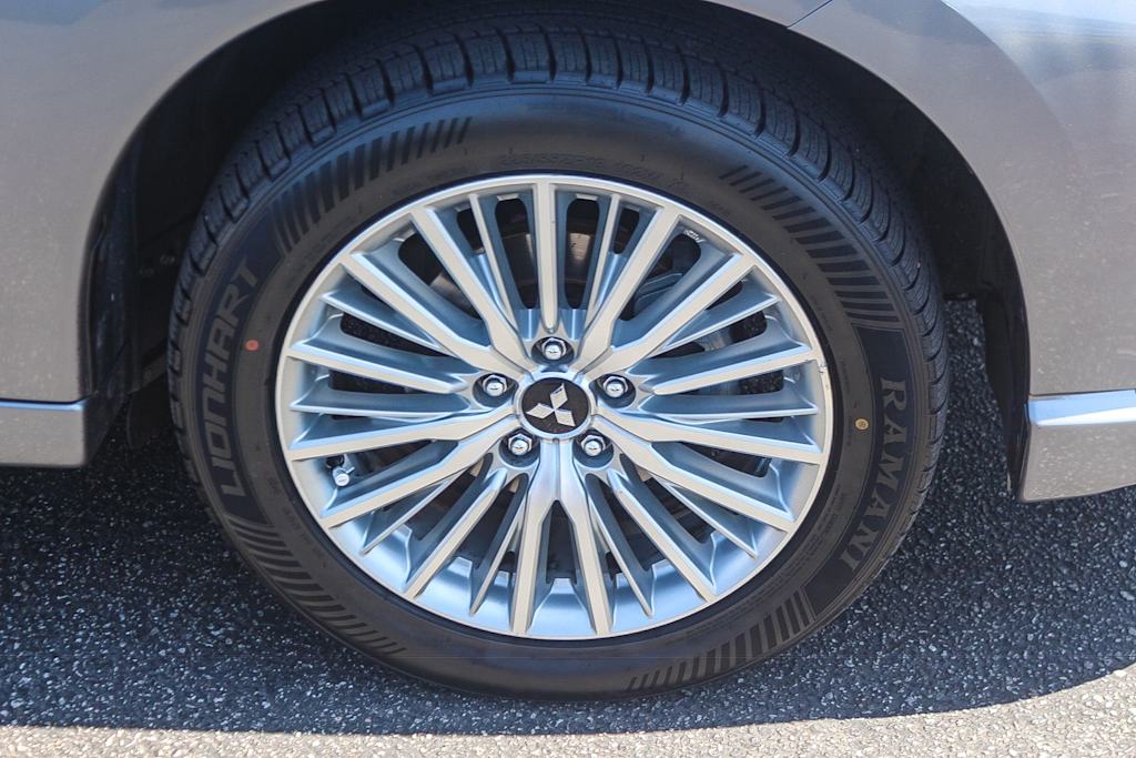 Thumbnail: 2019 Mitsubishi Outlander - 22