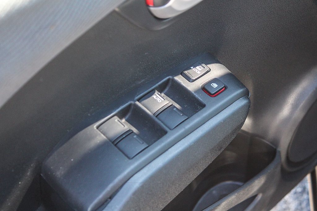 Thumbnail: 2011 Honda Fit - 25