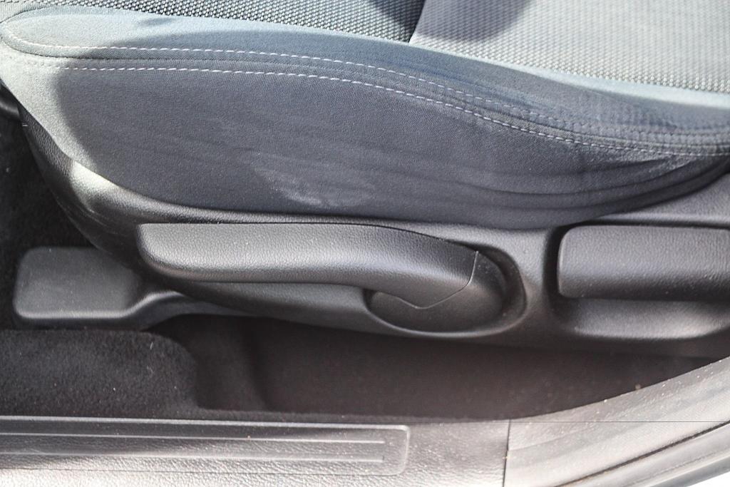 Thumbnail: 2010 Mazda Mazda3 - 27