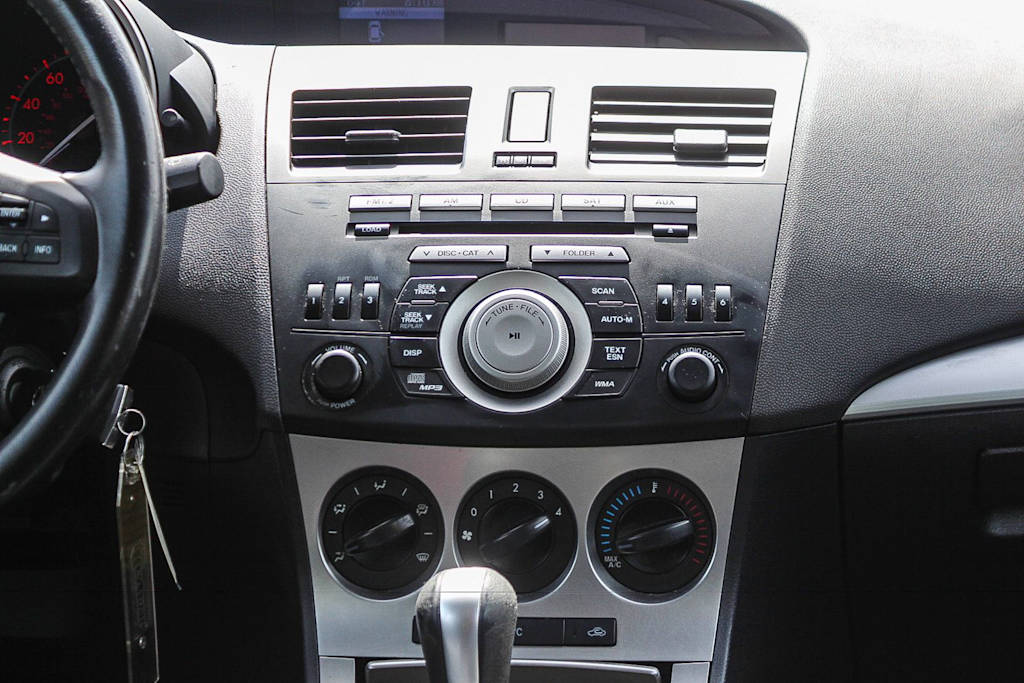 Thumbnail: 2010 Mazda Mazda3 - 24