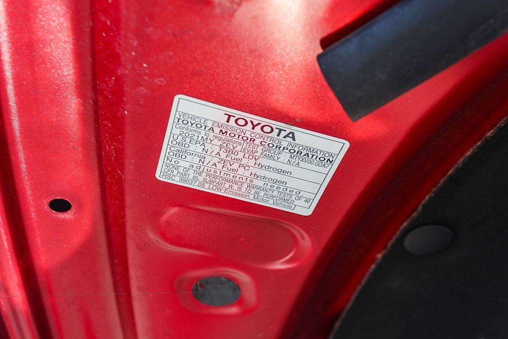 Thumbnail: 2021 Toyota Mirai - 16