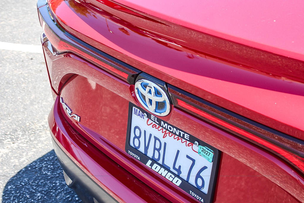 Thumbnail: 2021 Toyota Mirai - 6