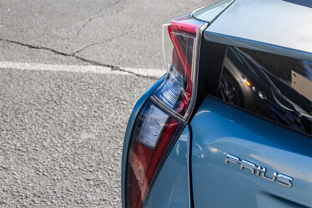 Thumbnail: 2017 Toyota Prius - 19