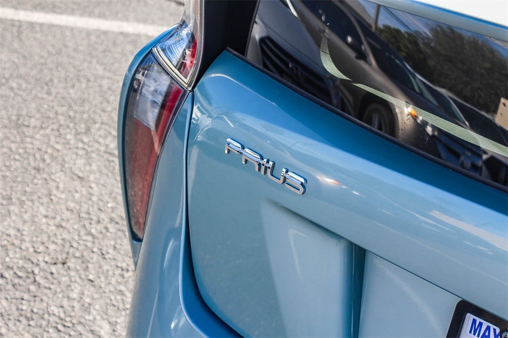 Thumbnail: 2017 Toyota Prius - 6