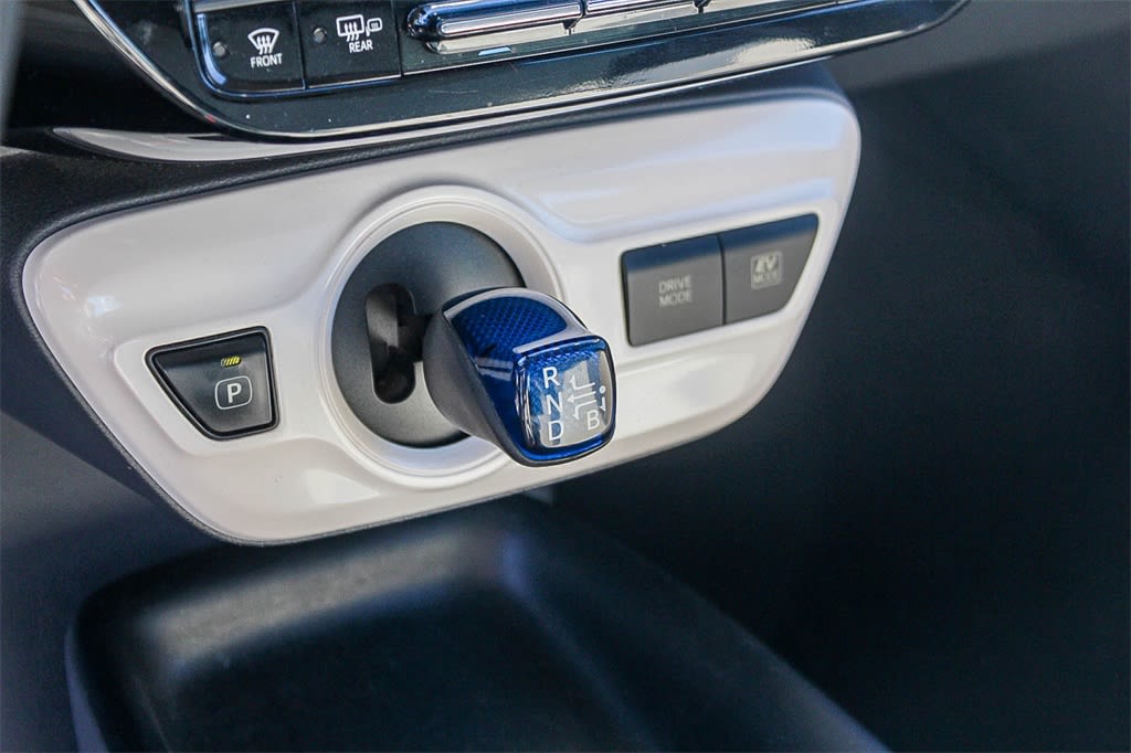 Thumbnail: 2017 Toyota Prius - 26