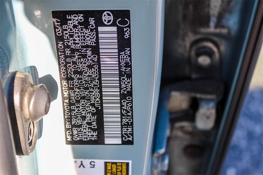 Thumbnail: 2017 Toyota Prius - 32