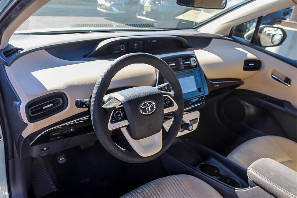 Thumbnail: 2017 Toyota Prius - 13