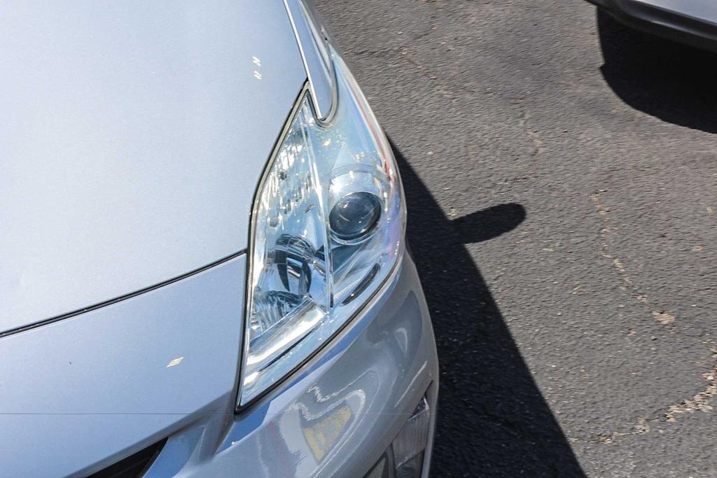 Thumbnail: 2015 Toyota Prius - 16