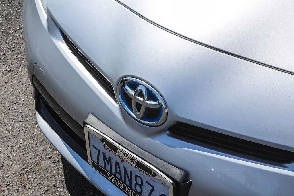 Thumbnail: 2015 Toyota Prius - 23
