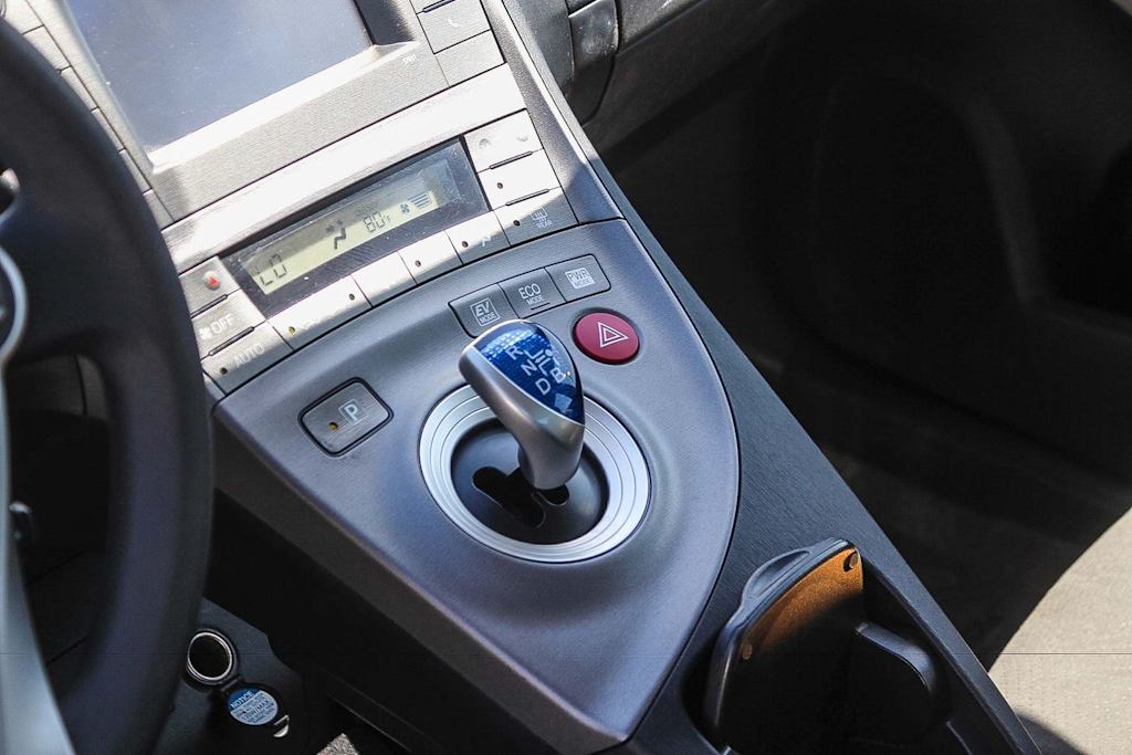 Thumbnail: 2015 Toyota Prius - 14