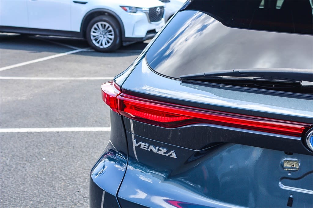 2022 Toyota Venza XLE 6