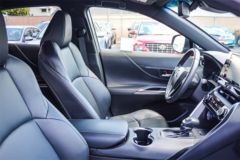 2022 Toyota Venza XLE 10