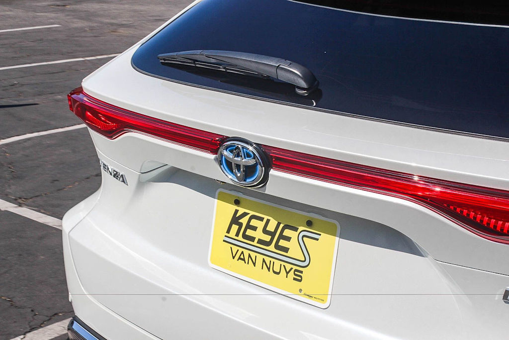 Thumbnail: 2023 Toyota Venza - 6