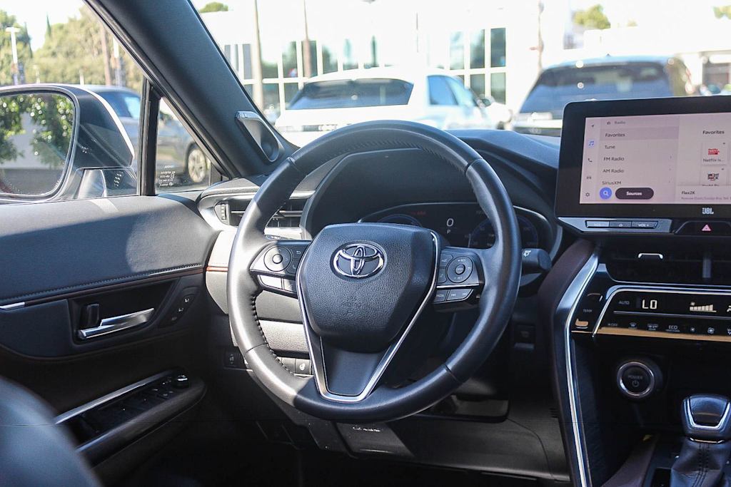 Thumbnail: 2023 Toyota Venza - 9
