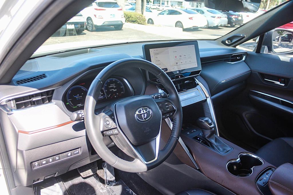 Thumbnail: 2023 Toyota Venza - 13