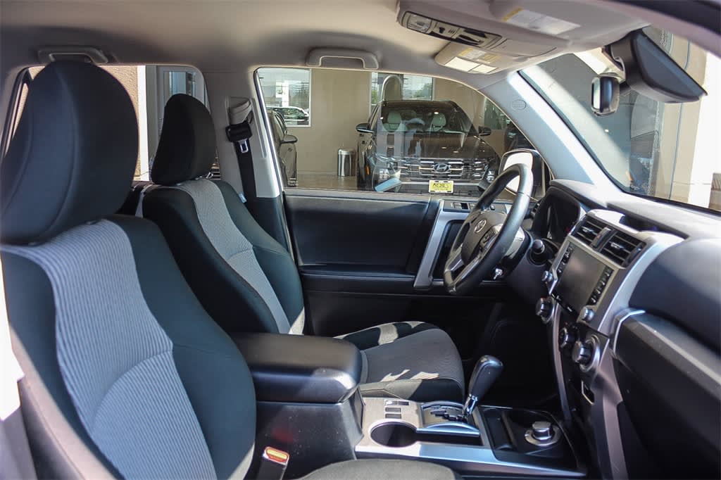 Thumbnail: 2022 Toyota 4Runner - 10