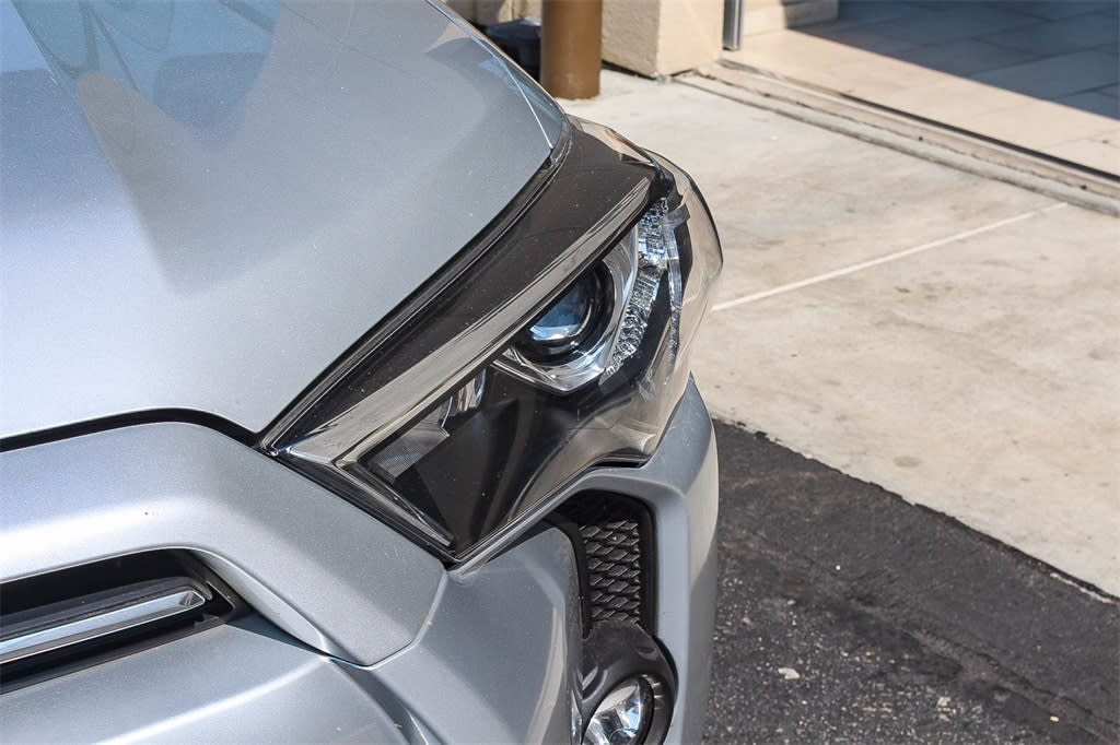 Thumbnail: 2022 Toyota 4Runner - 23