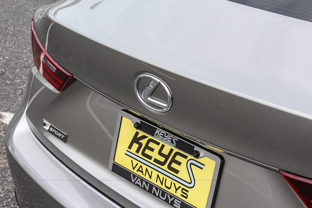 Thumbnail: 2015 Lexus IS - 23