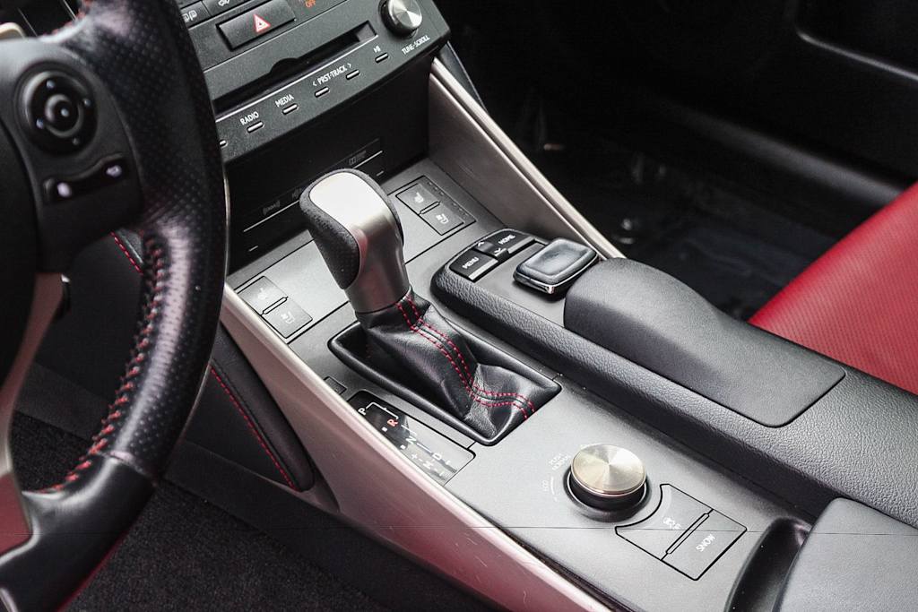 Thumbnail: 2015 Lexus IS - 15