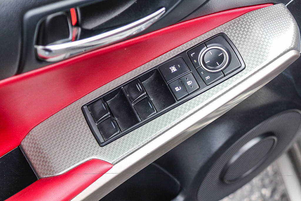 Thumbnail: 2015 Lexus IS - 29