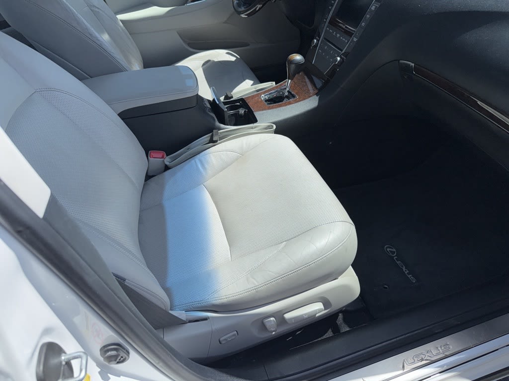 Thumbnail: 2010 Lexus ES - 19