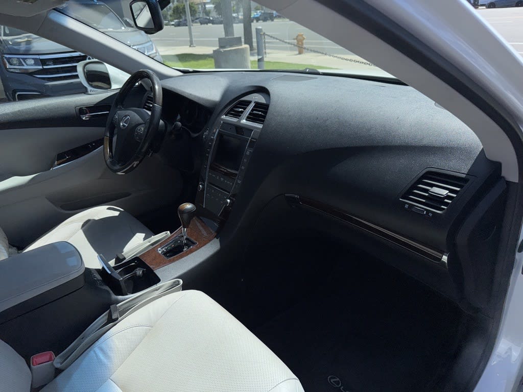 Thumbnail: 2010 Lexus ES - 2