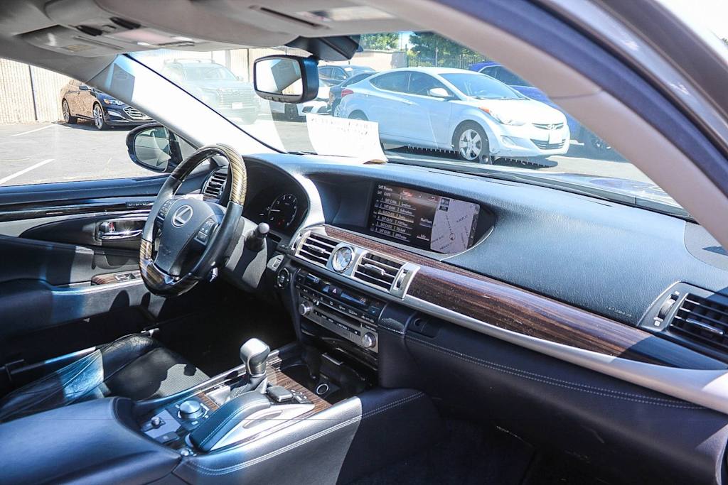 Thumbnail: 2016 Lexus LS - 12