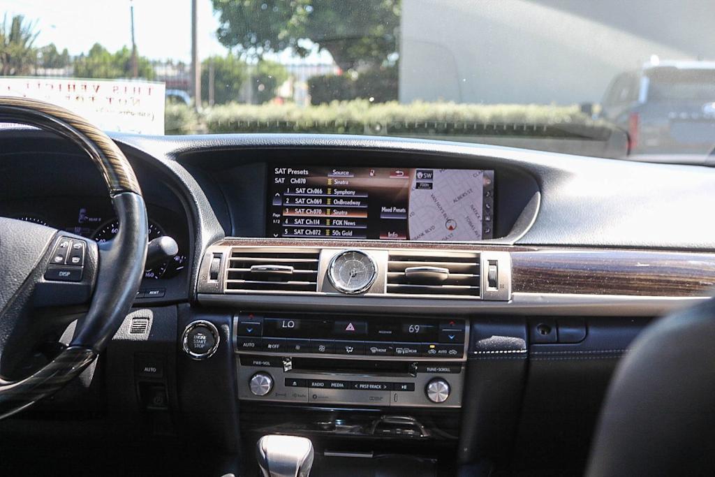 Thumbnail: 2016 Lexus LS - 14