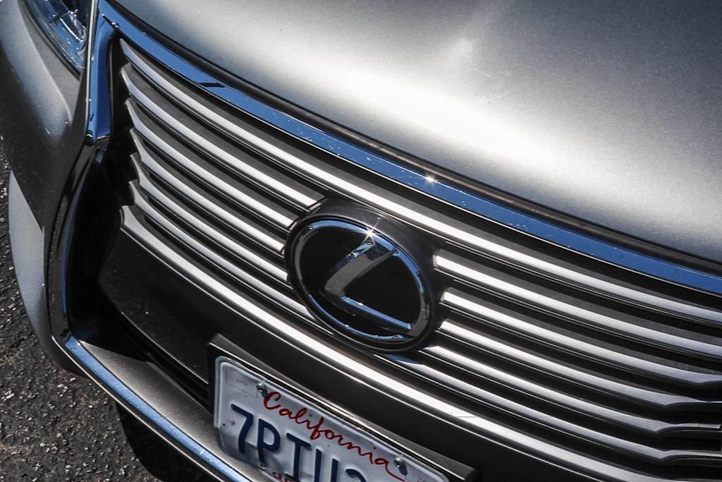 Thumbnail: 2016 Lexus LS - 23