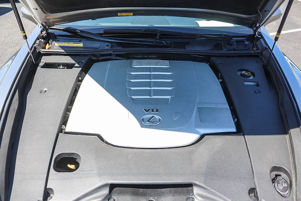 Thumbnail: 2016 Lexus LS - 8