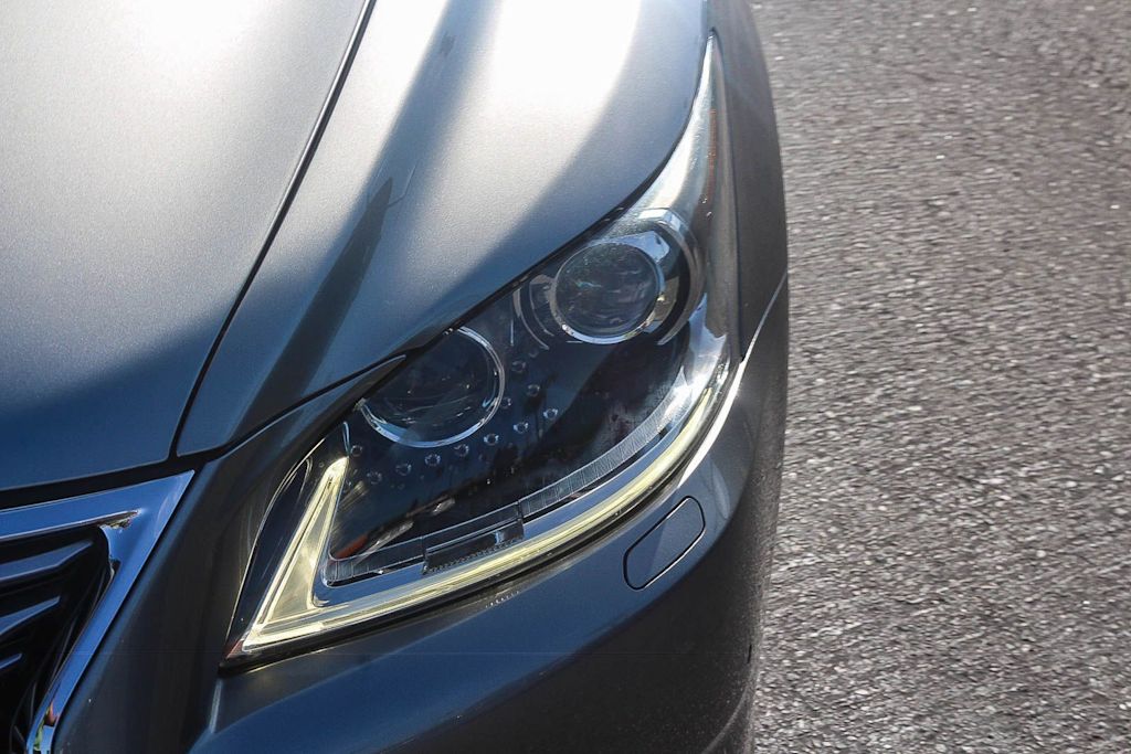 Thumbnail: 2016 Lexus LS - 21