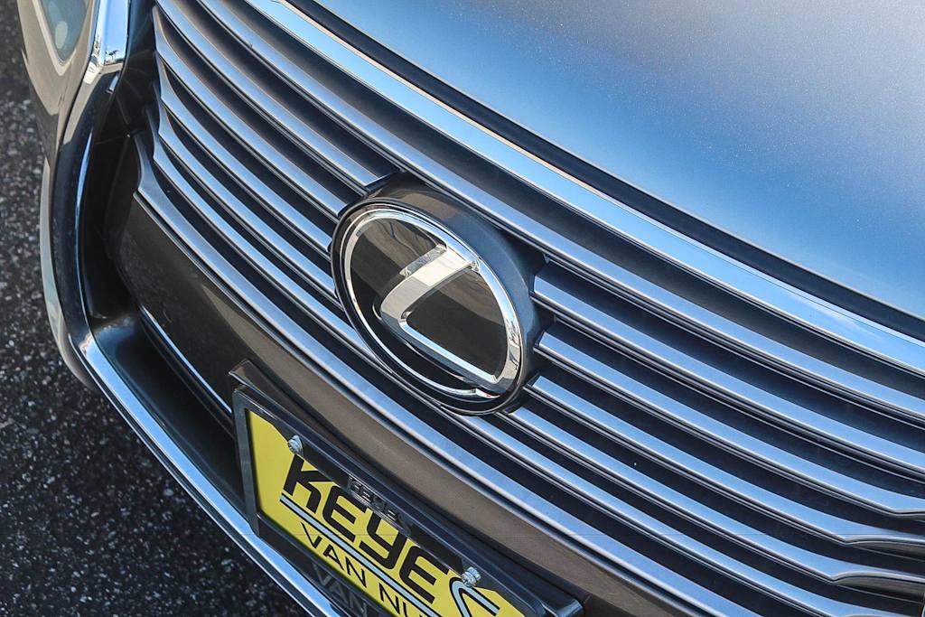 Thumbnail: 2016 Lexus LS - 22