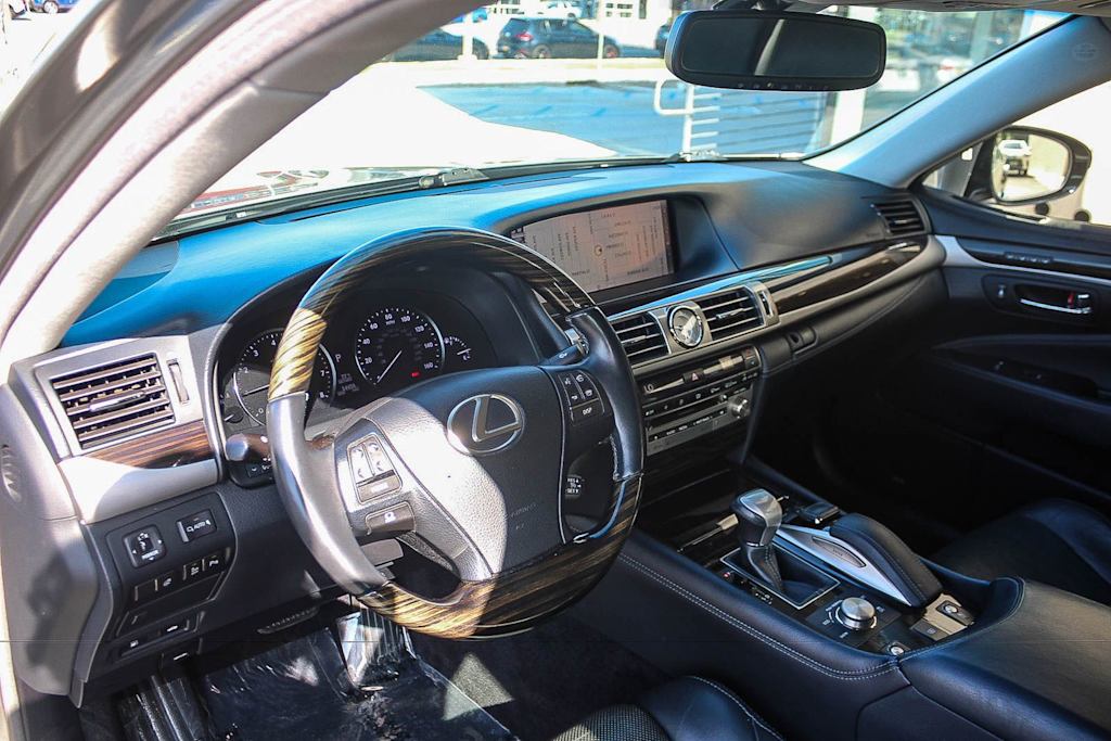 Thumbnail: 2016 Lexus LS - 24