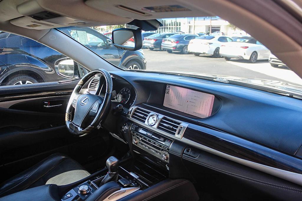 Thumbnail: 2016 Lexus LS - 11