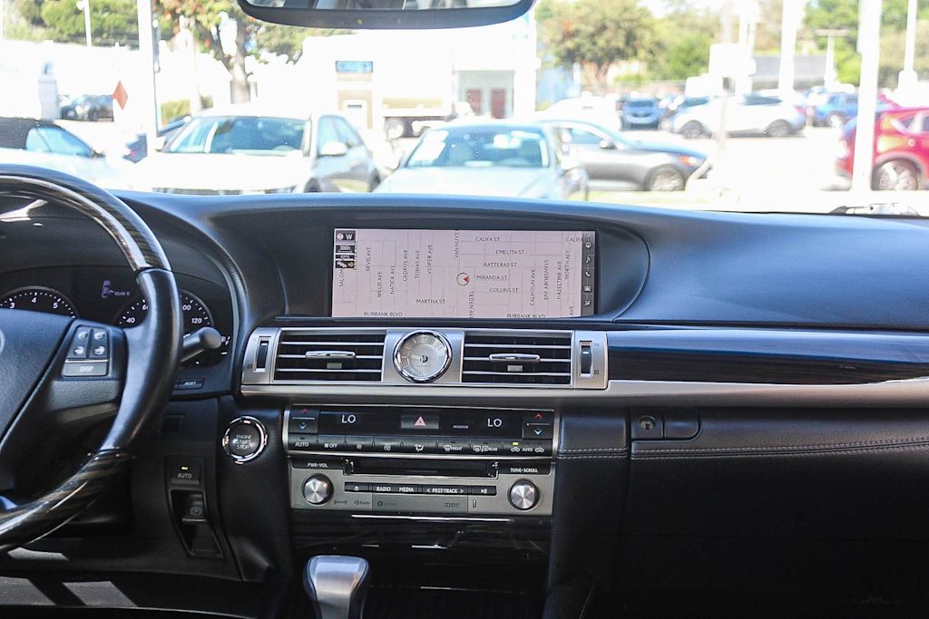 Thumbnail: 2016 Lexus LS - 8