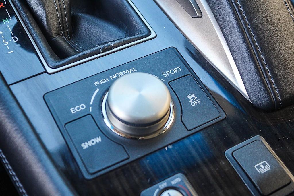 Thumbnail: 2016 Lexus LS - 30