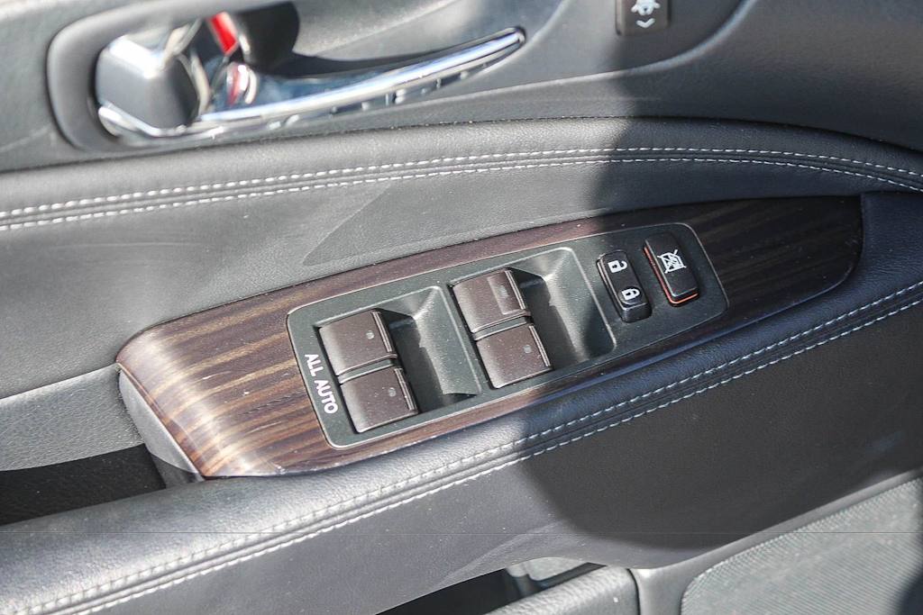 Thumbnail: 2016 Lexus LS - 25