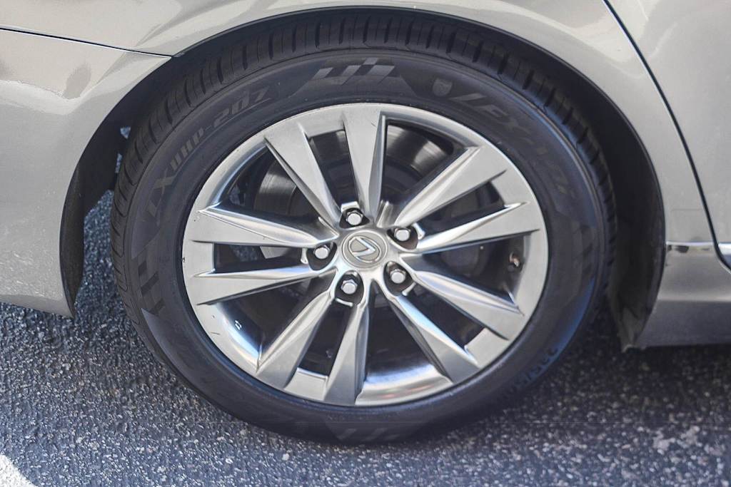 Thumbnail: 2016 Lexus LS - 7