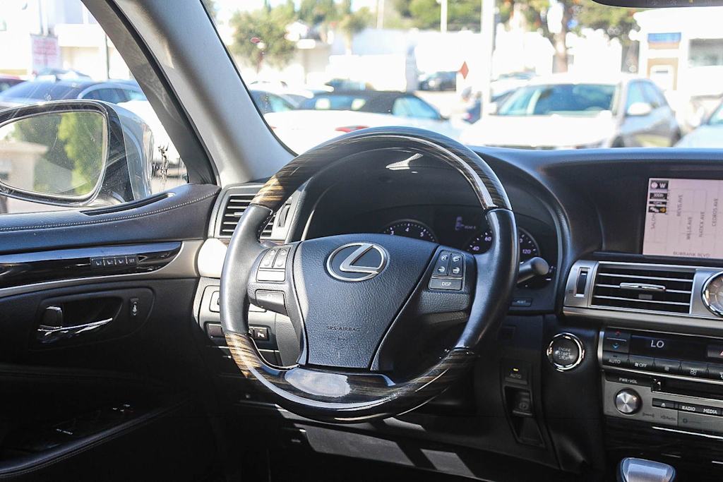 Thumbnail: 2016 Lexus LS - 10