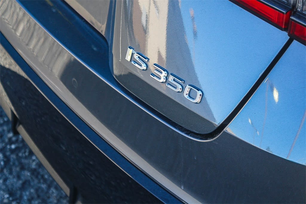 Thumbnail: 2022 Lexus IS - 22