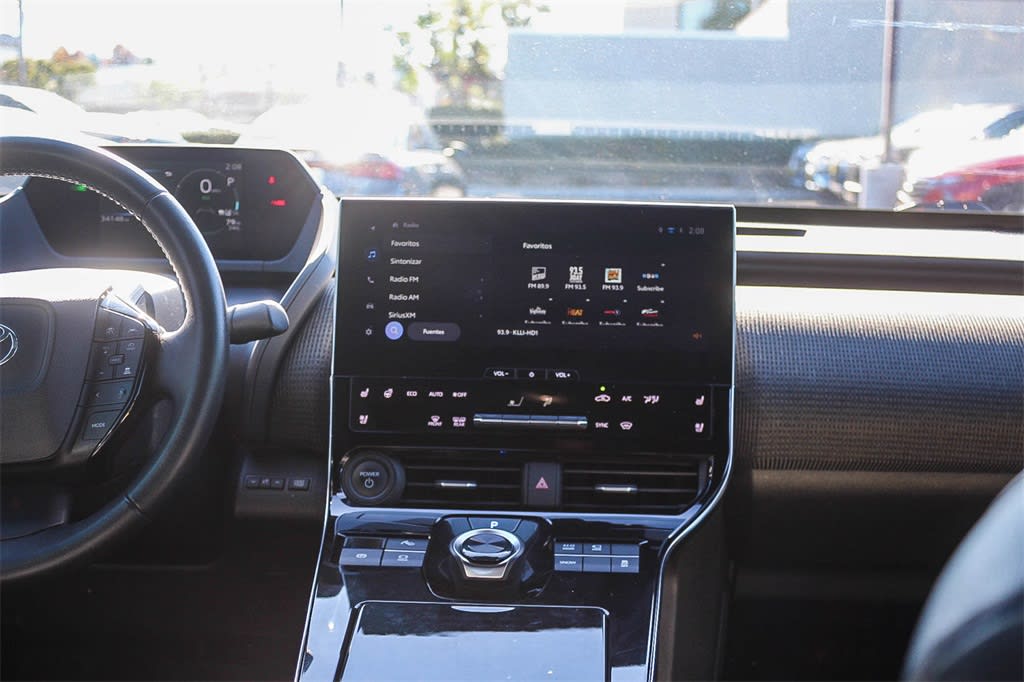 Thumbnail: 2023 Toyota bZ4X - 14