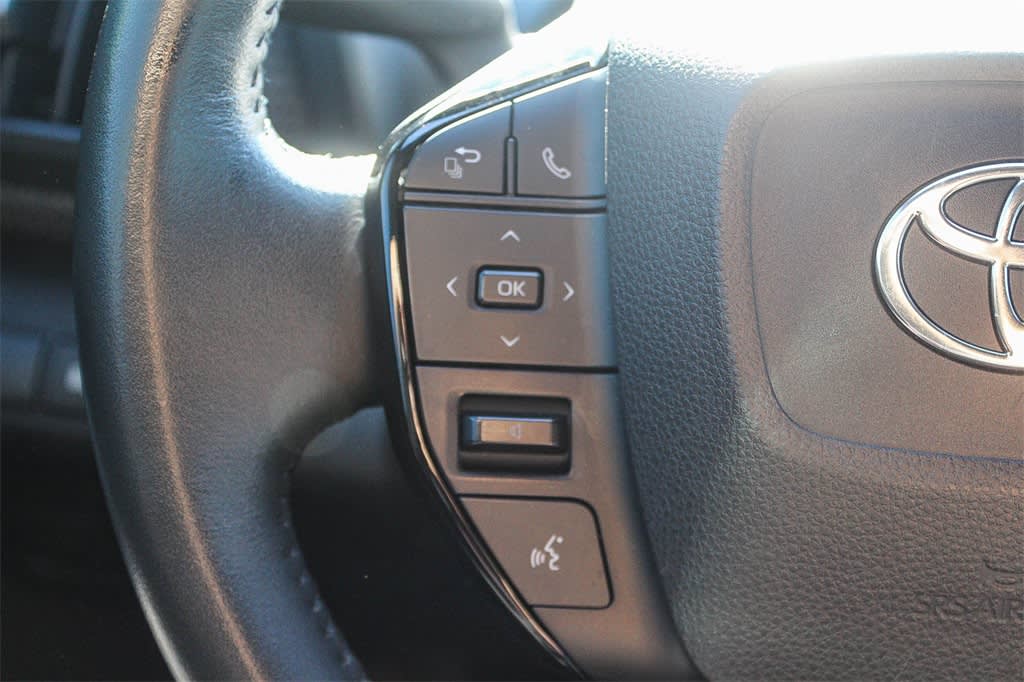 Thumbnail: 2023 Toyota bZ4X - 32